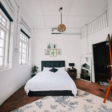 111 Hutton Lane Hostel Джорджтаун Экстерьер фото