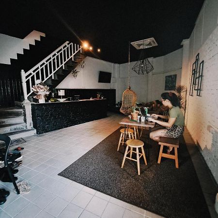 111 Hutton Lane Hostel Джорджтаун Экстерьер фото