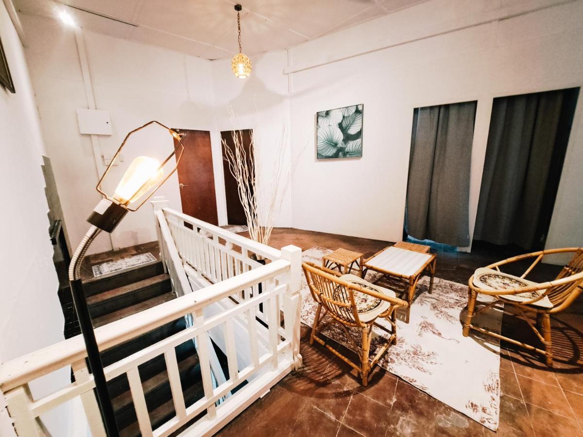 111 Hutton Lane Hostel Джорджтаун Экстерьер фото