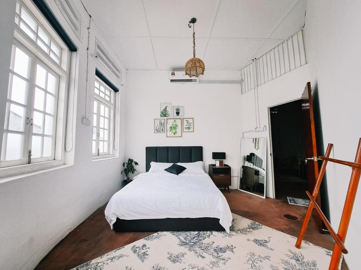 111 Hutton Lane Hostel Джорджтаун Экстерьер фото