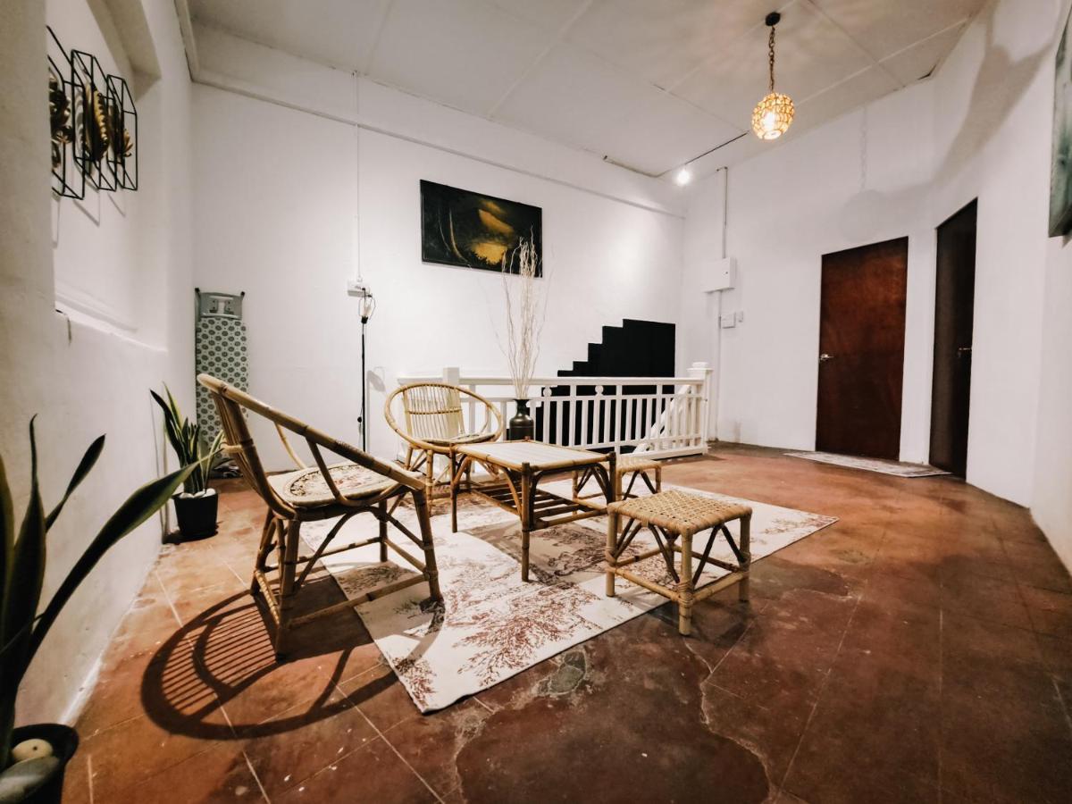 111 Hutton Lane Hostel Джорджтаун Экстерьер фото