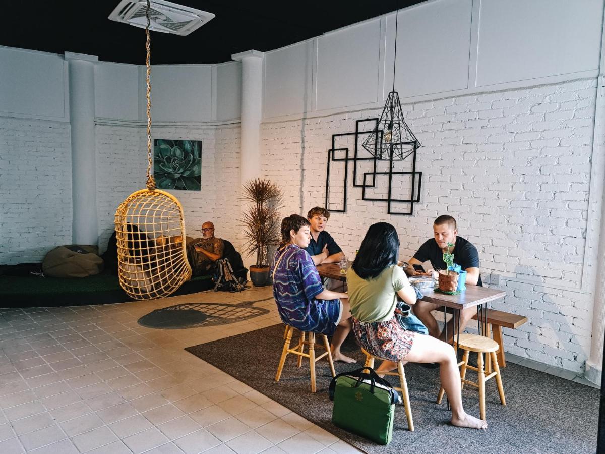 111 Hutton Lane Hostel Джорджтаун Экстерьер фото