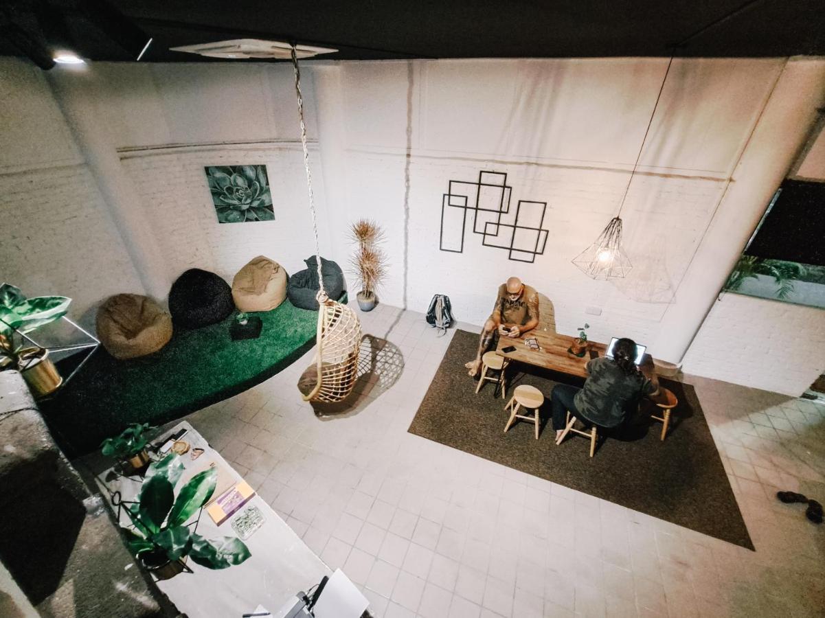 111 Hutton Lane Hostel Джорджтаун Экстерьер фото